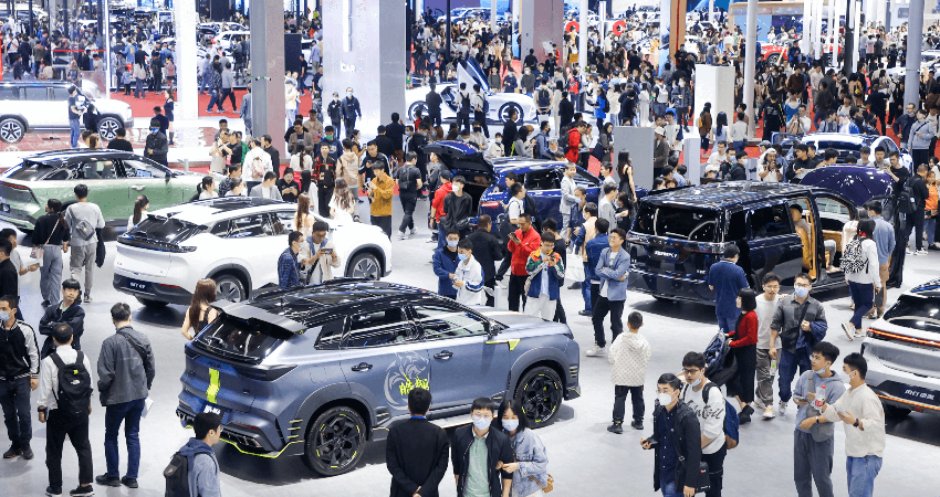 超20款车光速调价，丰田“自杀式”反击！2026价格战再升级