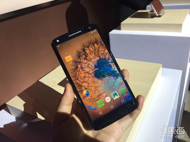 MOTO推屏幕摔不碎的新机MOTO X 极