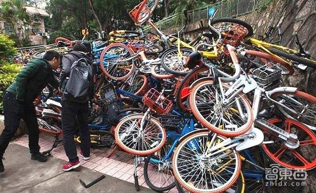 智东西晚报:高通将推全新VR一体机方案 苹果西雅图研发中心主攻AI