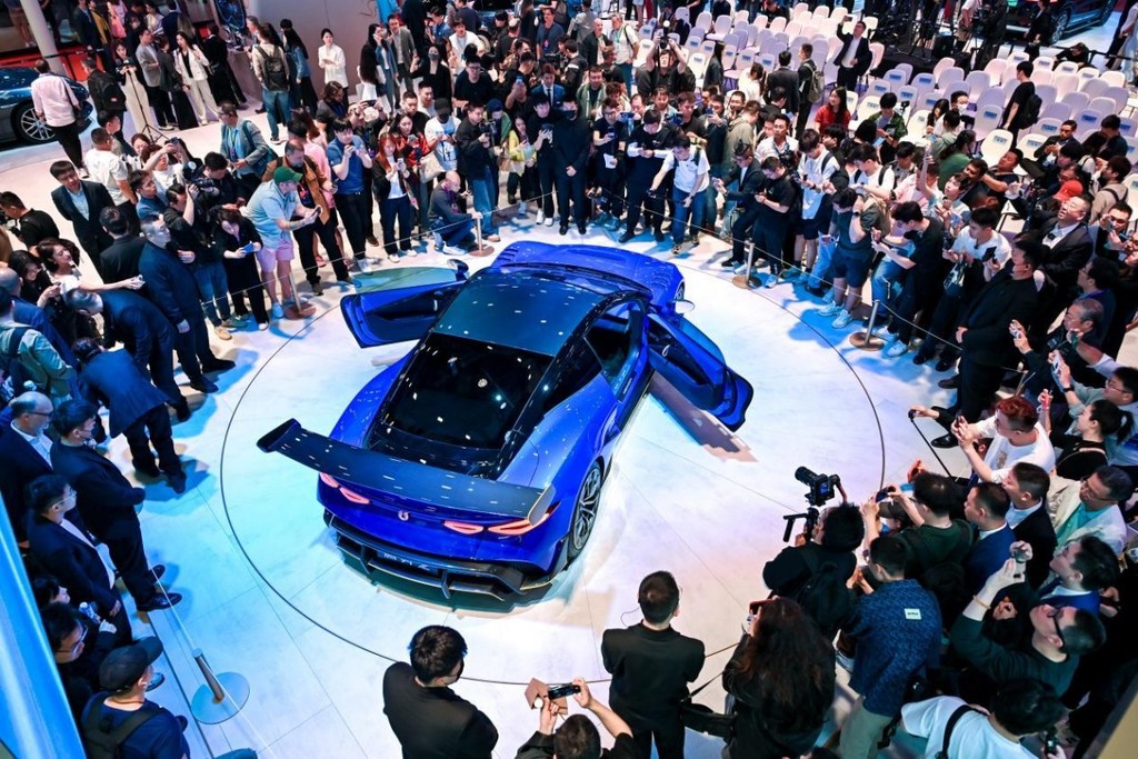 腾势首款概念跑车腾势Z亮相,全栈底盘技术解密