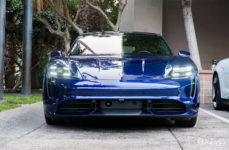 传统车企最强电动车就是它！山路试驾保时捷Taycan Turbo