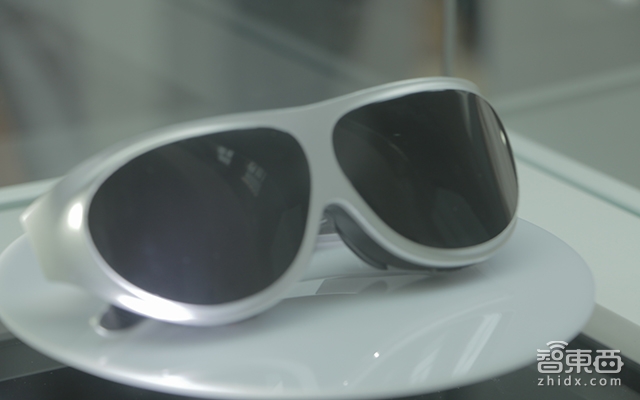 号称最轻VR头显 多哚推2K分辨率VR眼镜