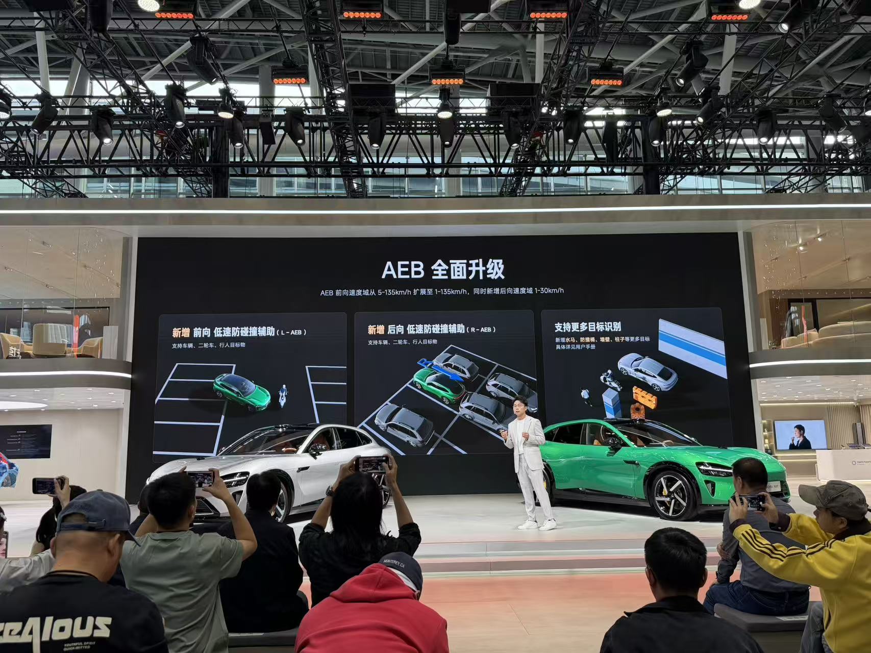 小米发布辅助驾驶增强版！引入强化学习+世界模型，研发团队超1800人