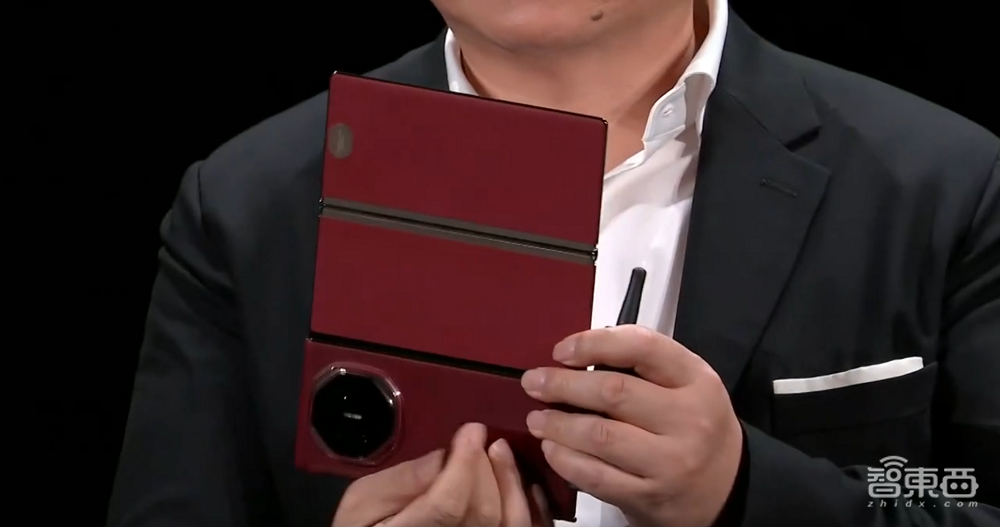 2万一台的华为三折叠,被黄牛炒到逆天65万,屏幕铰链多项行业首发黑科技