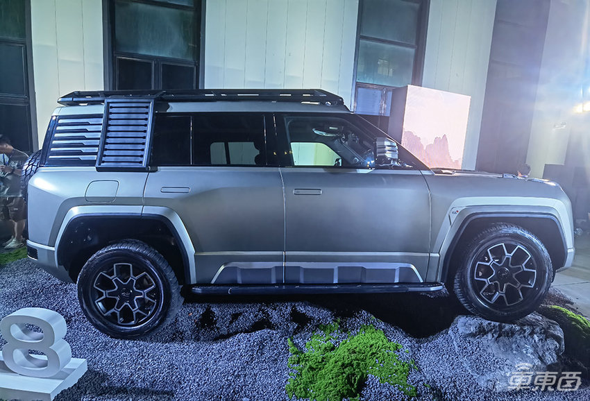 109.8万!比亚迪捅破国产车天花板