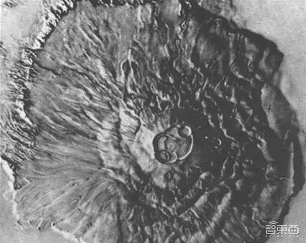 来自火星的旅拍!祝融号传图回家,我国火星探测圆满成功