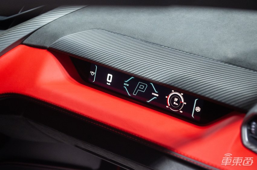 兰博基尼最强插混组合，超豪华SUV Urus SE和跑车亮相成都车展