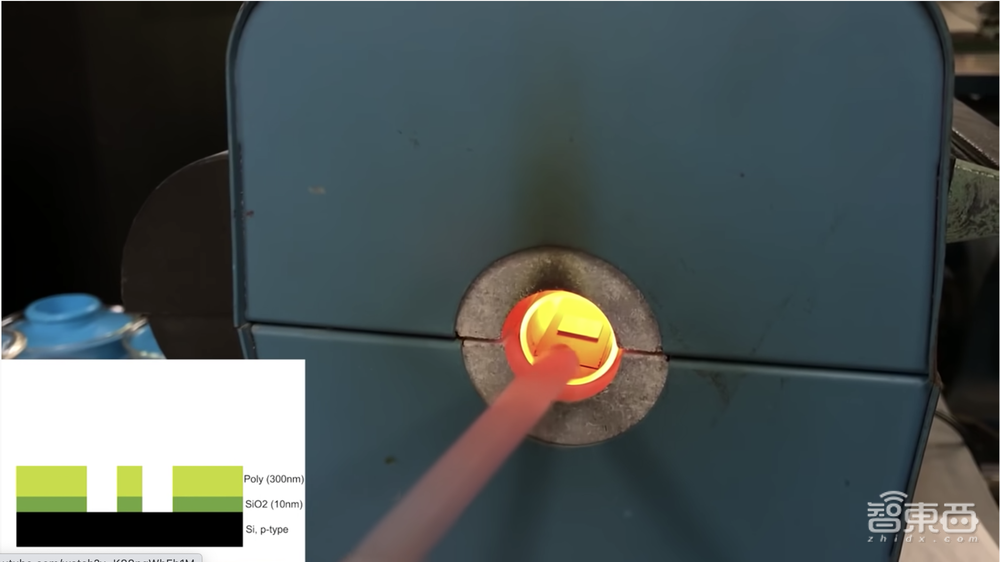 自制简易版光刻机，22岁小伙在车库里造出芯片