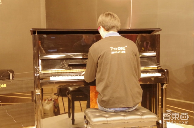 智东西晚报:雷军称小米生态链7家收入过亿 日娱公司VR体验区将于下月东京开张