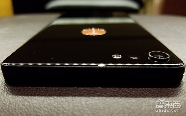 “差一点就是全面屏” 锤子科技新推坚果Pro 2 还捎上了一台空气净化器