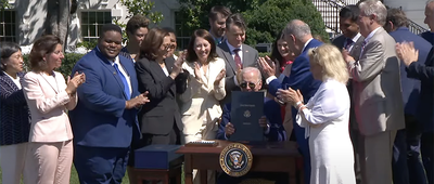 昨晚，拜登讓美國芯片法案正式生效！