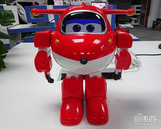 “图灵大脑”的首款实体机器人诞生记