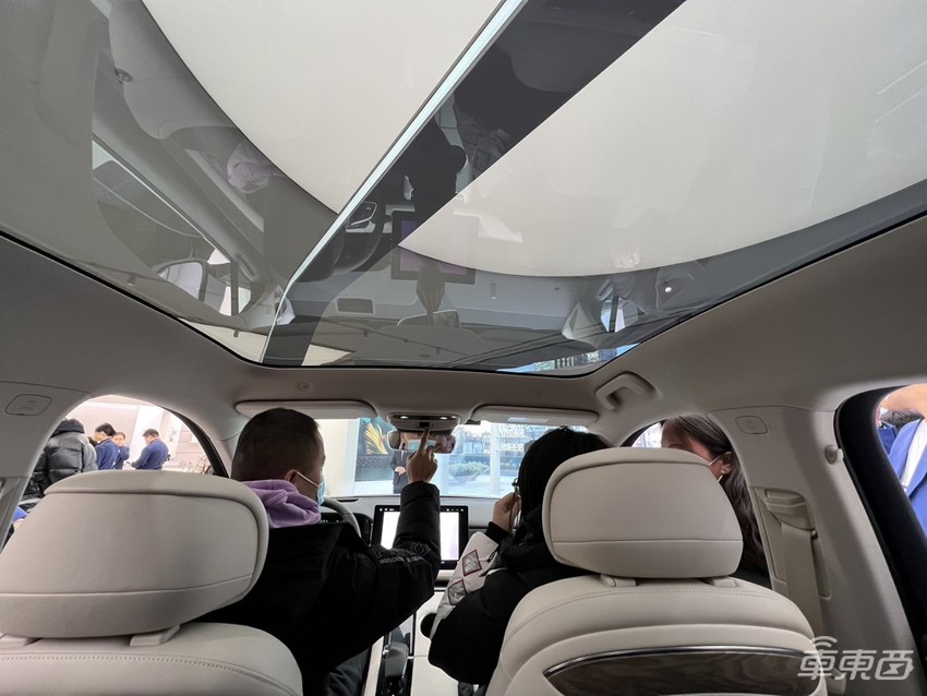 华为鸿蒙汽车北京开卖！店内人满为患，两天卖出去7台