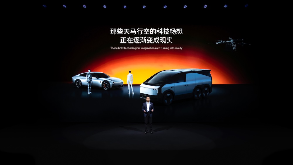 物理AI激战正酣！小鹏与特斯拉交锋白热化