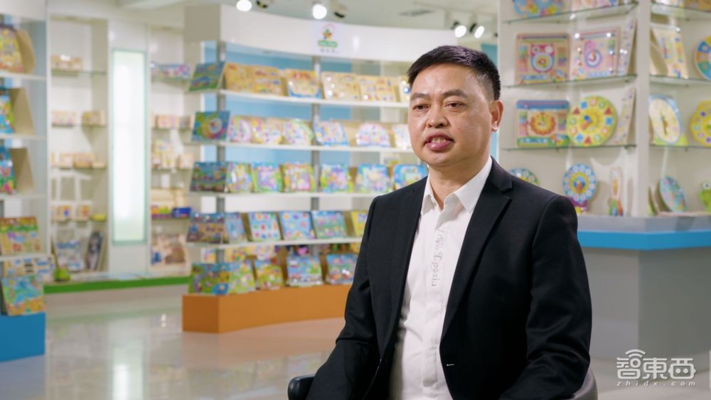 探访“迪士尼”背后的中国工厂，AI与机器人挑大梁，旷视助生产效率翻番