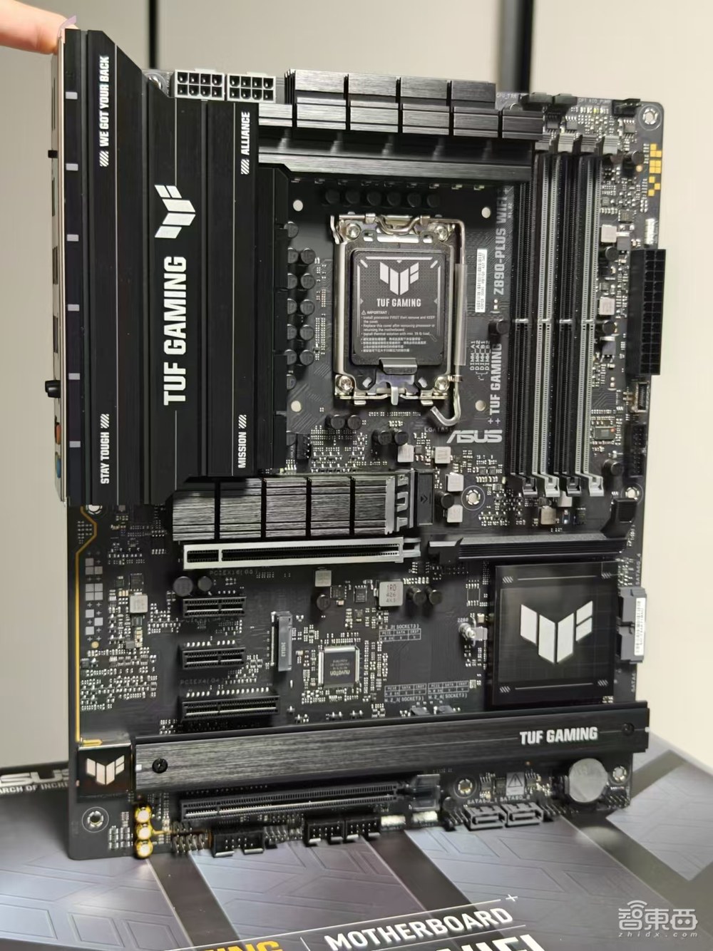 酷睿Ultra 200S首测!功耗唰唰暴降,AI塞入台式机,英特尔这波稳了?