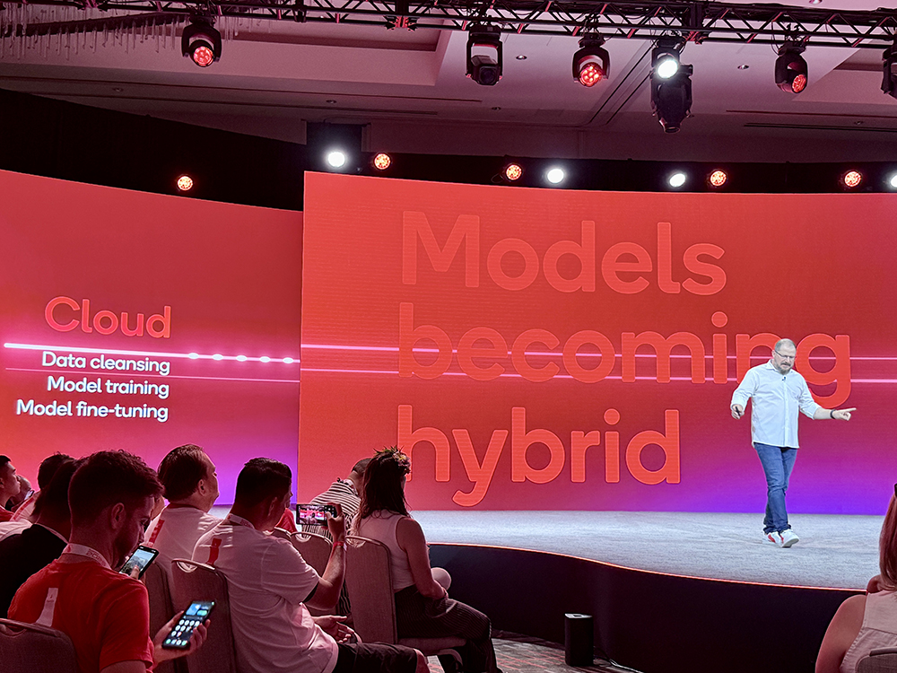 高通CEO重磅演讲，王兴兴来了！