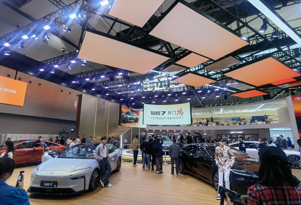 五大趋势看懂2025广州车展:增程纯电对攻,智驾成最大变量,华为稳坐“隐形C位”