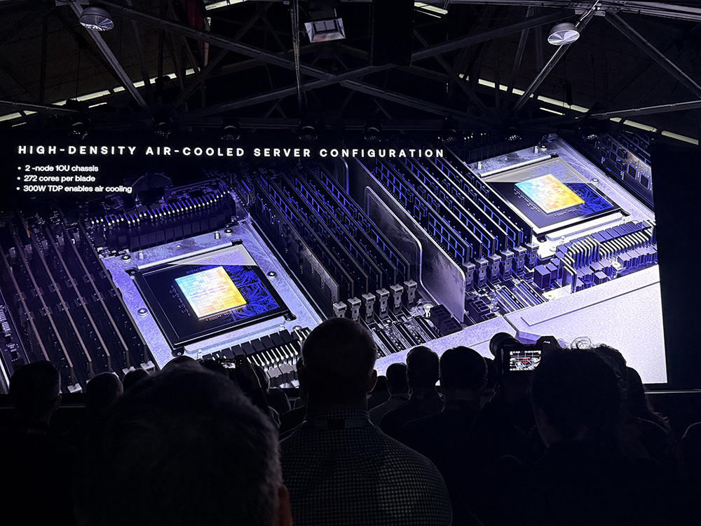 起猛了！Arm推出首个自研CPU，黄仁勋贴大脸发言