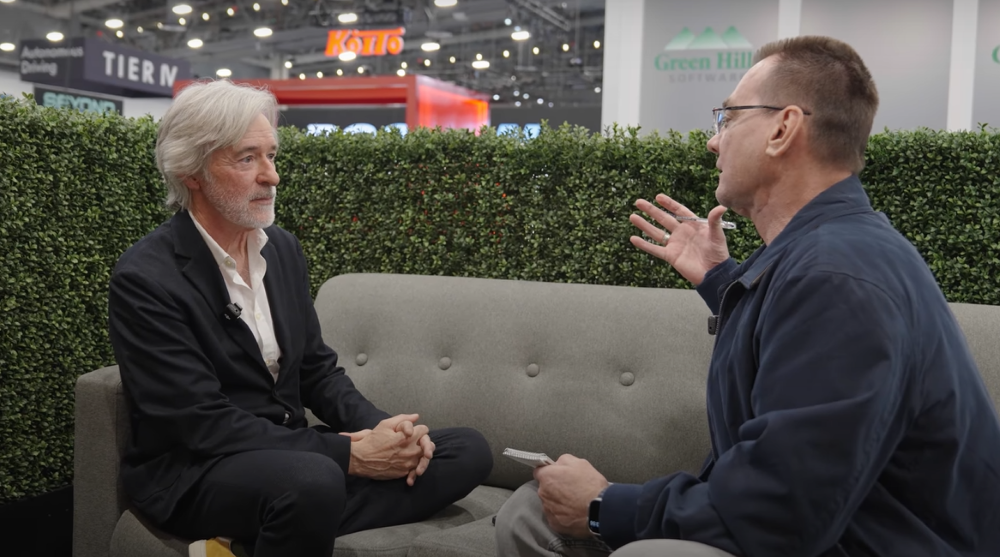 Waymo前CEO炮轰特斯拉:纯视觉方案短板,远处物体或无法准确识别