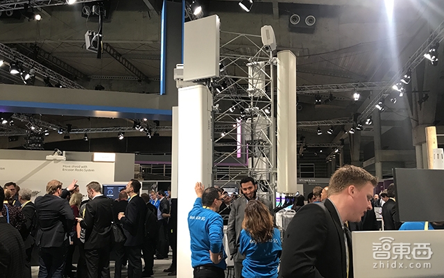 MWC现场深度:手机电脑通通被AI,5G真来了!