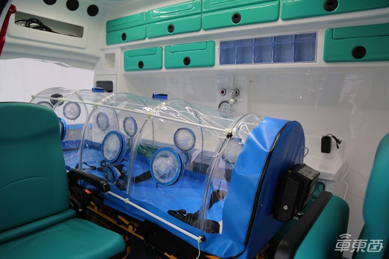 低速无人车集体上阵抗疫！扫地杀毒测体温，送药送菜真暖心