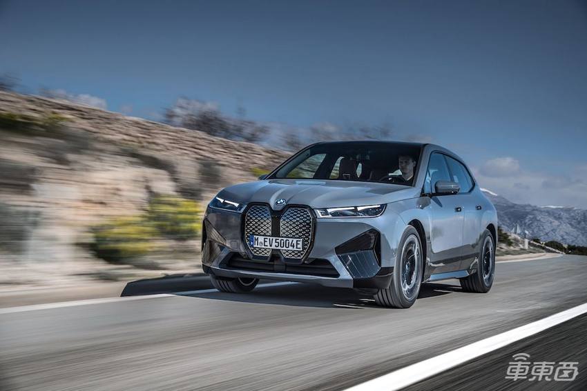 宝马电动车大小王炸发布！iX能跑630公里，i4零百加速3.9秒