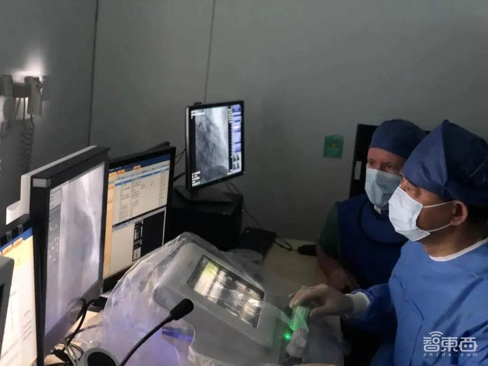 中国首例机器人辅助心脏支架手术背后，西门子医疗团队最新专访