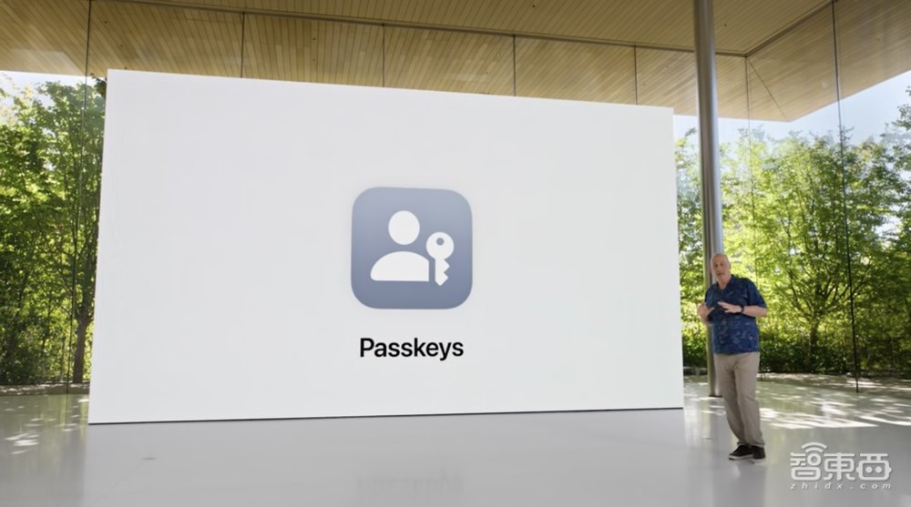 刚刚,苹果M2芯片炸场!iPhone兼职电脑摄像头,系统全家桶“史诗更新”