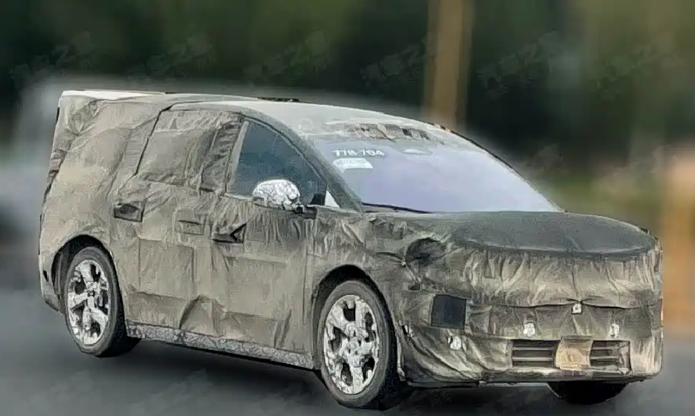 疑似理想i9谍照首曝!尾部或采用全新造型,豪华纯电SUV大战要来了