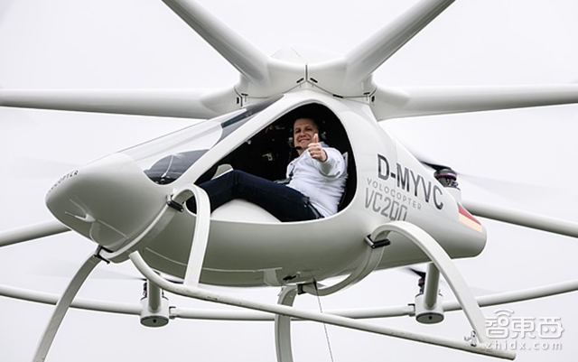 奔驰投资“飞行的士”背后:憋了7年大招 多次带人上天