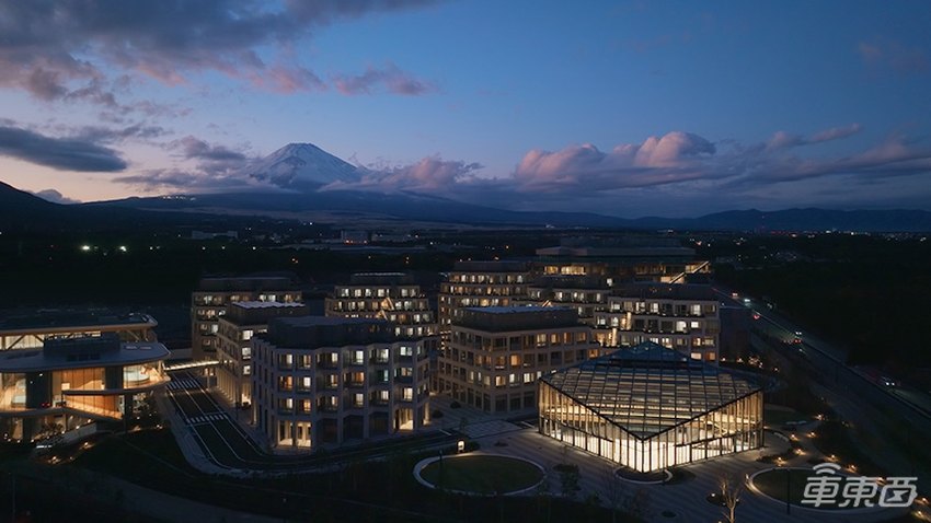 宝马智能化踢爆国产车,索尼电车75万开卖!车圈开卷CES2025