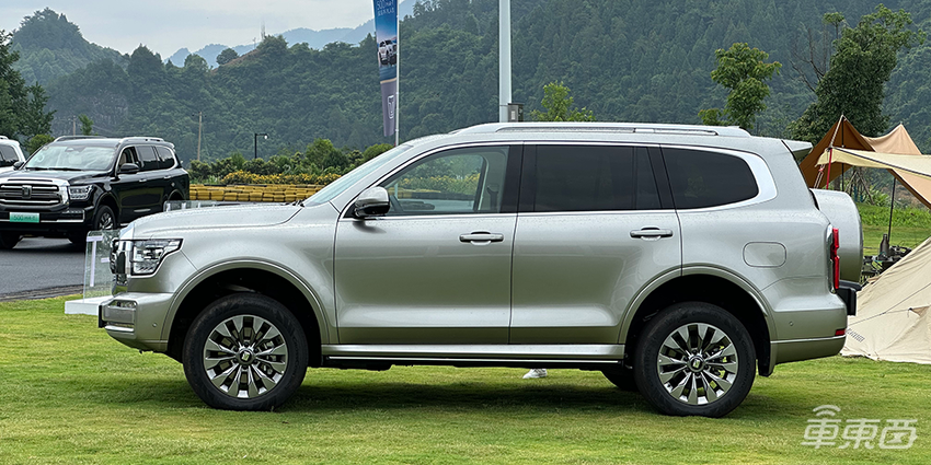 试驾坦克500插混版：越野和豪华全都有，普拉多最佳替代者？