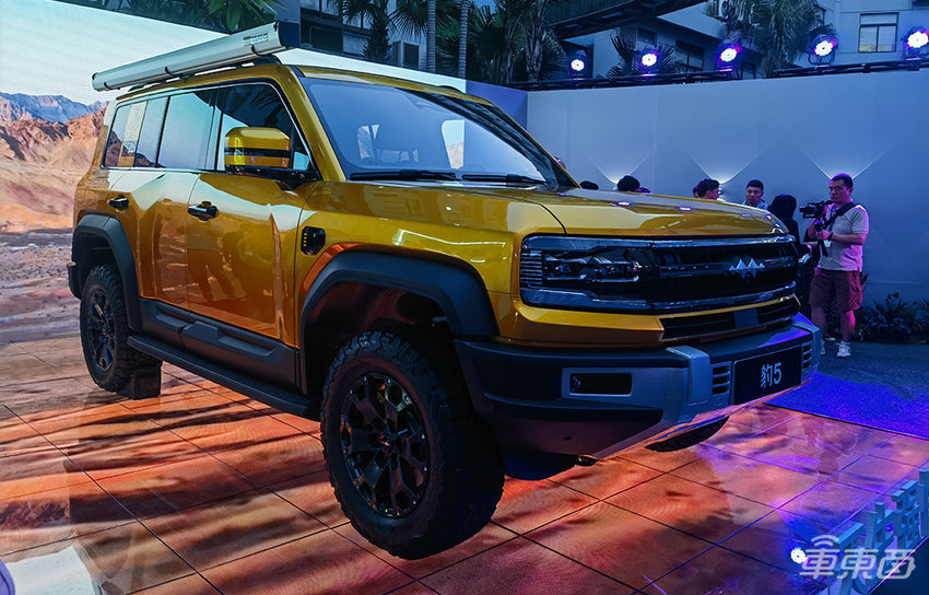 方程豹连发三款车，首搭DMO混动系统，强势杀入硬派越野车市场