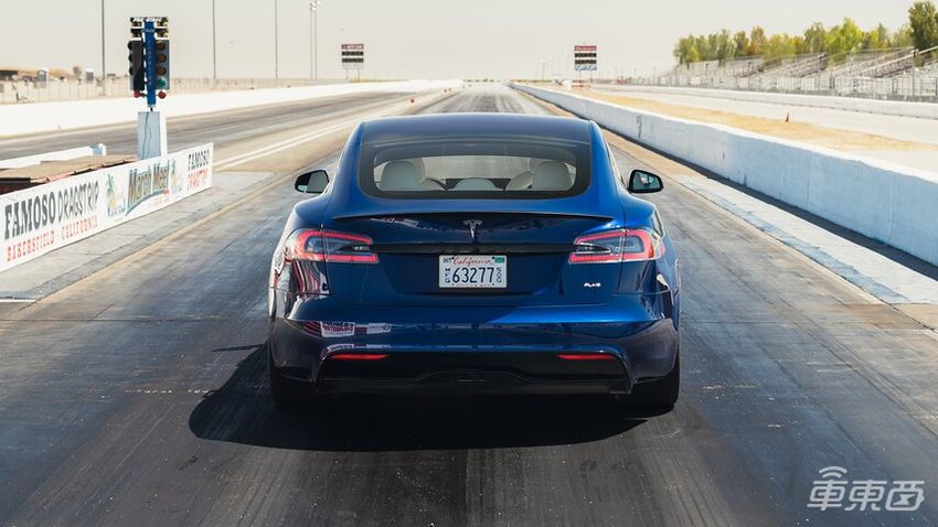 深度体验特斯拉新Model S：游戏体验翻车，方向盘让人又爱又恨