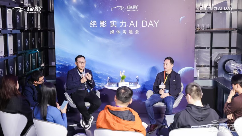 车东西对话商汤绝影CTO肖枫:端到端、多模态成主流,端云一体同步发展