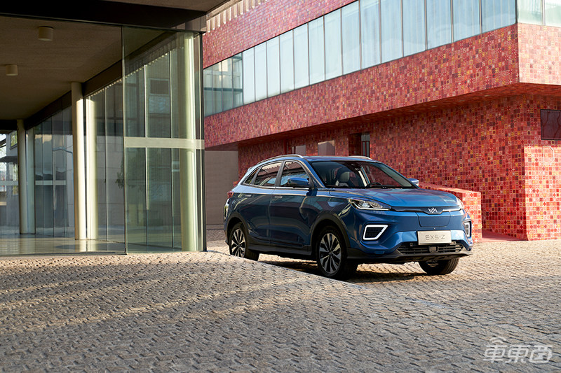 威马亮出800公里续航概念轿车！CEO现场唱Rap讨好年轻人