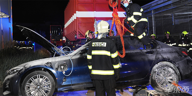 宝马3系插混版在捷克自燃！又是三元锂电池的锅？