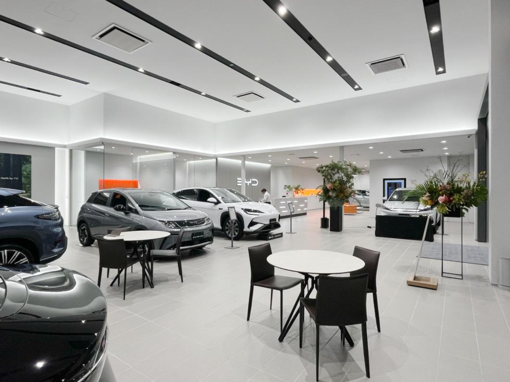 比亚迪扎根日本20年交卷：特供小车明年上市，首款插混车型亮相