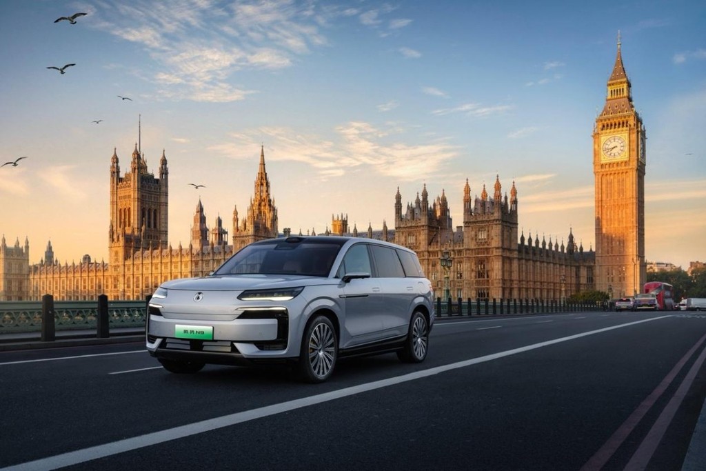 腾势首款概念跑车腾势Z亮相,全栈底盘技术解密