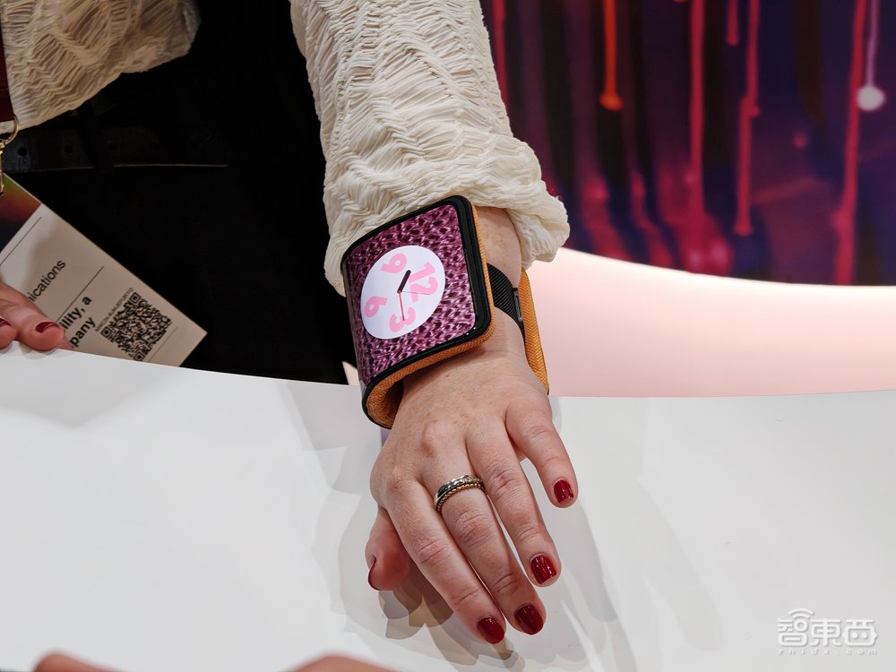 中国硬科技霸场MWC!小米SU7出征,华为搞大事,AI炸了芯片窝