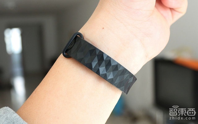 刷刷手环体验:可替代公交卡,部分细节待完善