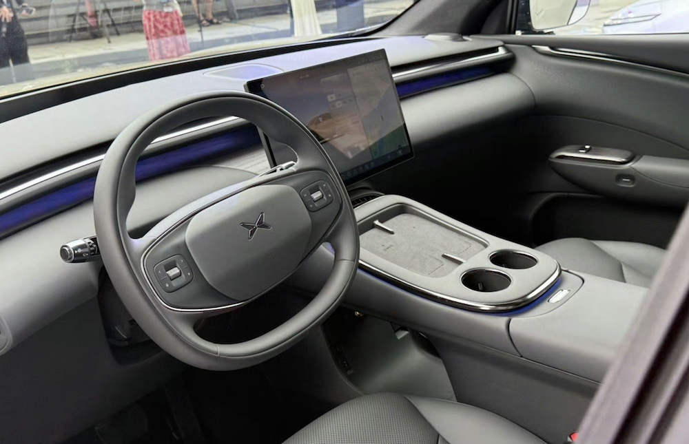 何小鹏首发L3级算力新车！智驾智舱都用自研芯片，预售23.58万元