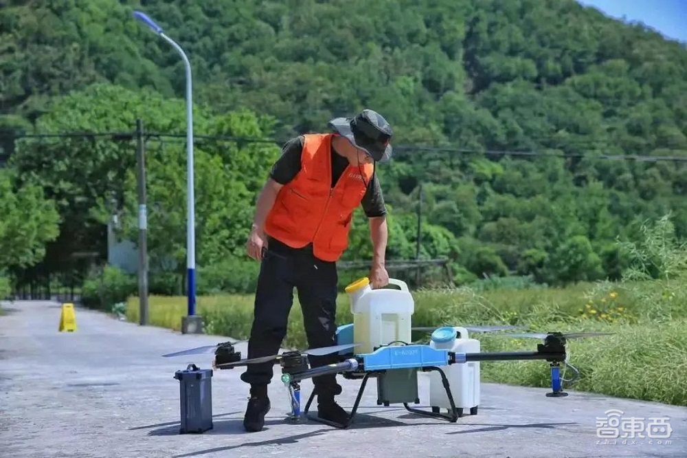 走进真实的智慧乡村,进村靠脸,种田上天,秋收上网