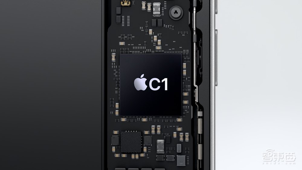 苹果上架iPhone 16e!首发憋了6年的大招,起步便宜1500