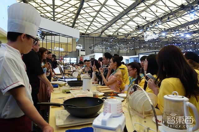 AWE首日：智能潮席卷家電圈 在科技公園看到未來