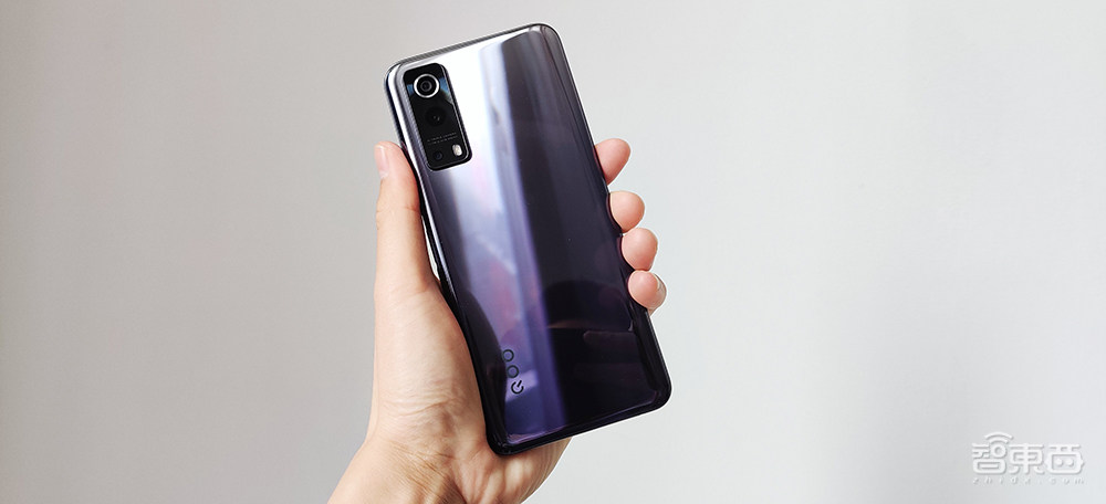 iQOO Z3体验:性能调教需完善,OriginOS、55W快充跟上大部队