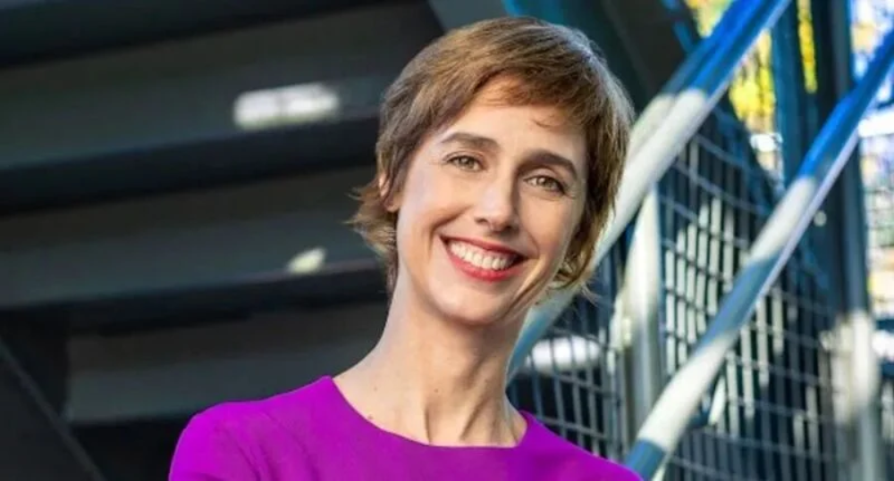 硅谷AI大佬迁徙图谱:32人易职,有人反复横跳,苹果最伤