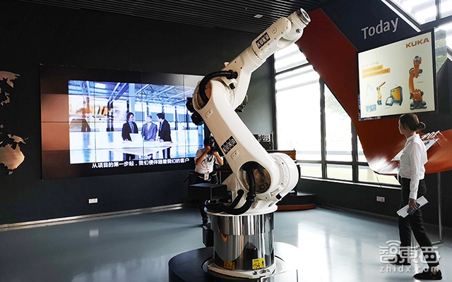 被美的收购522天后 我们走进了库卡工厂