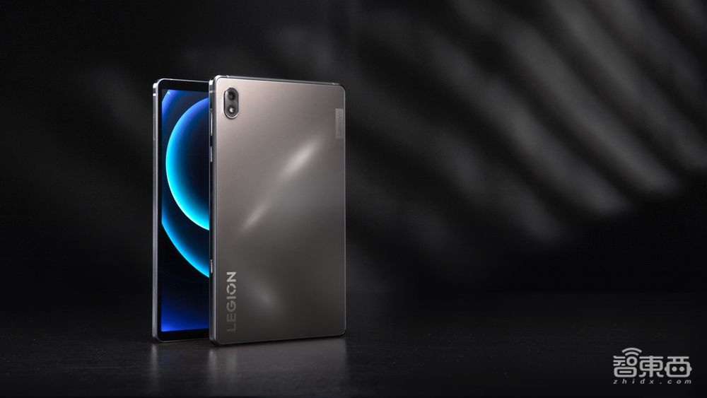 联想将PC级散热和“固态硬盘”塞进一部手机,还有平板PC多款重磅新品